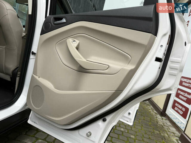 Белый Форд Эскейп, объемом двигателя 1.5 л и пробегом 169 тыс. км за 12950 $, фото 64 на Automoto.ua