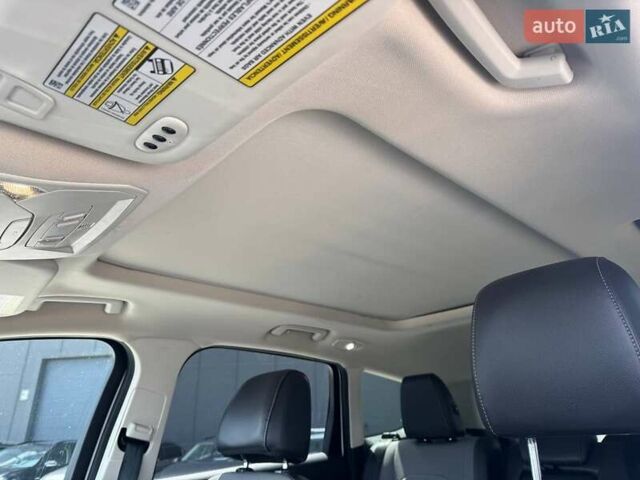 Белый Форд Эскейп, объемом двигателя 1.5 л и пробегом 98 тыс. км за 14990 $, фото 3 на Automoto.ua