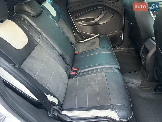 Белый Форд Эскейп, объемом двигателя 2.5 л и пробегом 111 тыс. км за 13490 $, фото 14 на Automoto.ua