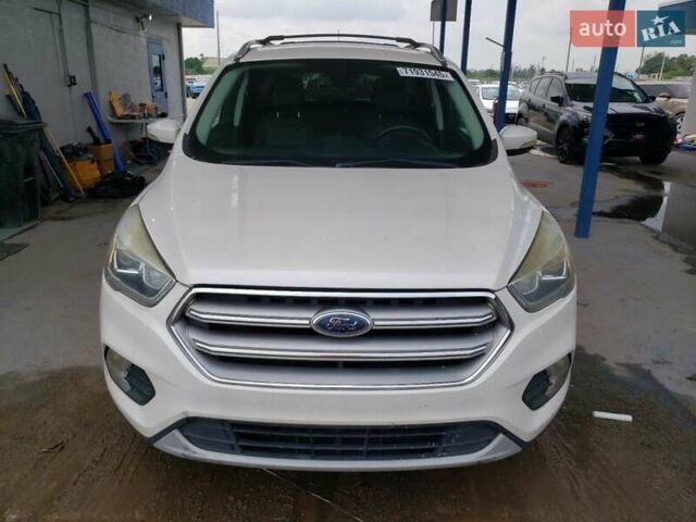 Белый Форд Эскейп, объемом двигателя 2 л и пробегом 160 тыс. км за 1900 $, фото 4 на Automoto.ua