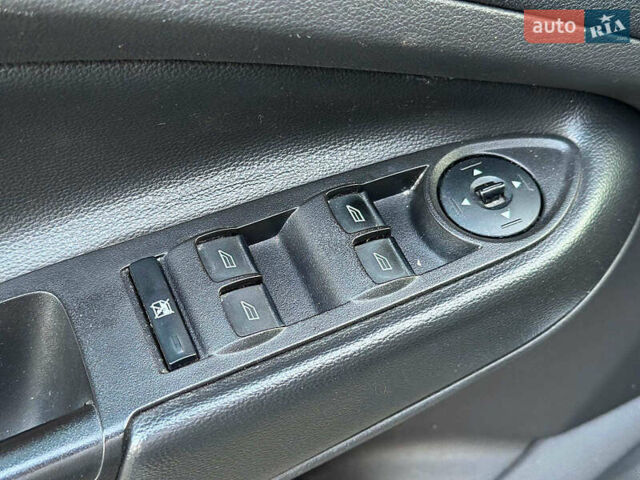 Белый Форд Эскейп, объемом двигателя 2.5 л и пробегом 111 тыс. км за 13490 $, фото 20 на Automoto.ua