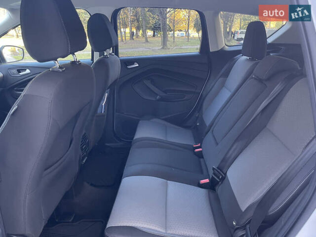 Белый Форд Эскейп, объемом двигателя 1.5 л и пробегом 270 тыс. км за 11000 $, фото 35 на Automoto.ua