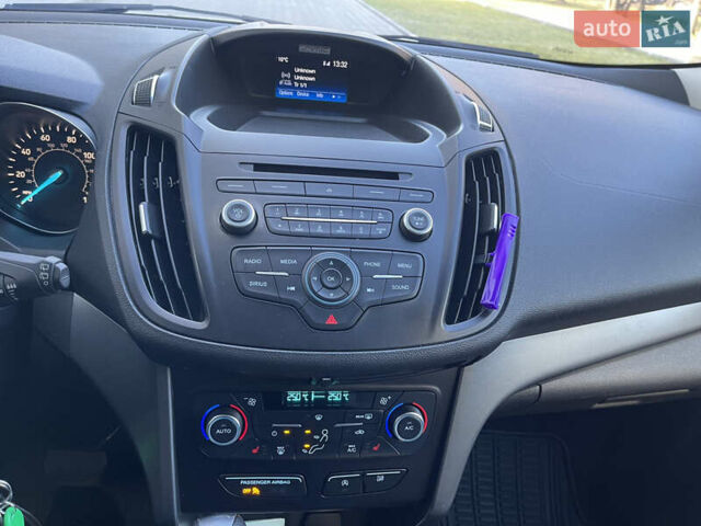 Белый Форд Эскейп, объемом двигателя 1.5 л и пробегом 270 тыс. км за 11000 $, фото 21 на Automoto.ua