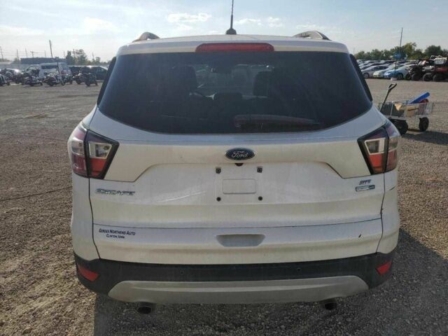 Белый Форд Эскейп, объемом двигателя 2 л и пробегом 76 тыс. км за 2800 $, фото 5 на Automoto.ua