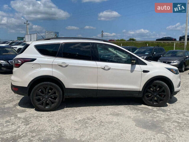 Белый Форд Эскейп, объемом двигателя 1.5 л и пробегом 98 тыс. км за 14990 $, фото 23 на Automoto.ua
