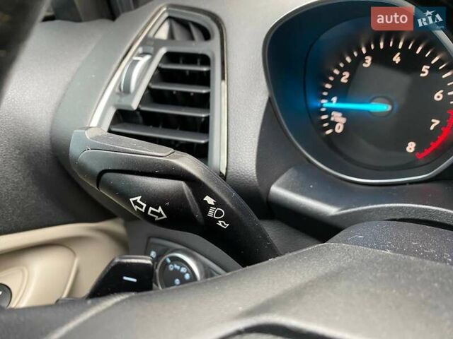 Белый Форд Эскейп, объемом двигателя 2 л и пробегом 82 тыс. км за 15300 $, фото 21 на Automoto.ua