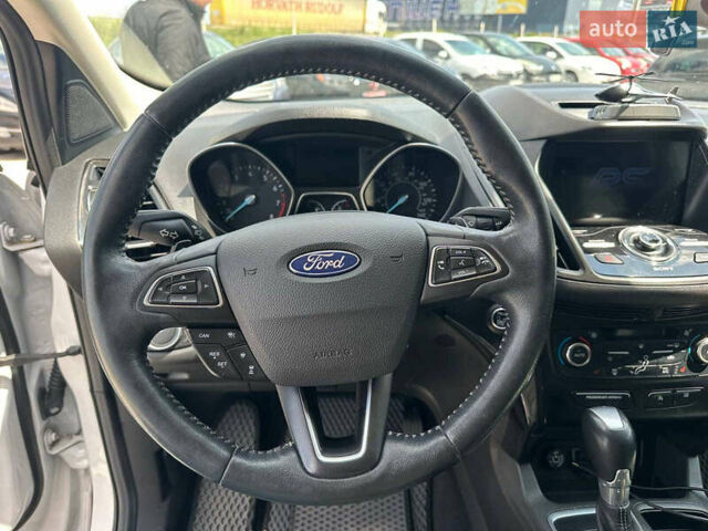 Белый Форд Эскейп, объемом двигателя 1.5 л и пробегом 98 тыс. км за 14990 $, фото 14 на Automoto.ua