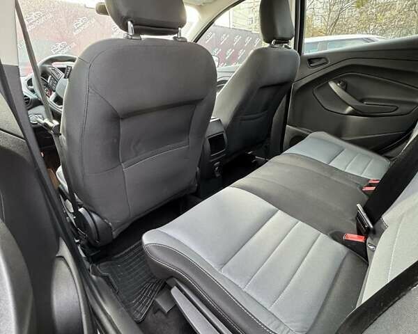 Белый Форд Эскейп, объемом двигателя 2.5 л и пробегом 132 тыс. км за 13000 $, фото 21 на Automoto.ua