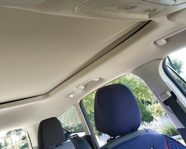 Белый Форд Эскейп, объемом двигателя 2 л и пробегом 110 тыс. км за 13600 $, фото 16 на Automoto.ua