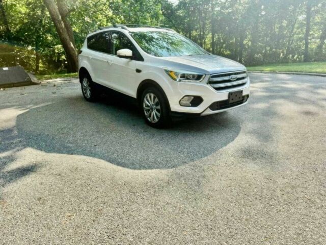 Білий Форд Ескейп, об'ємом двигуна 2 л та пробігом 50 тис. км за 9200 $, фото 5 на Automoto.ua