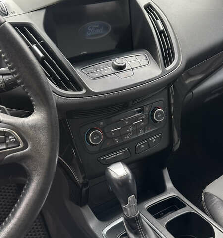 Білий Форд Ескейп, об'ємом двигуна 1.5 л та пробігом 126 тис. км за 16000 $, фото 10 на Automoto.ua