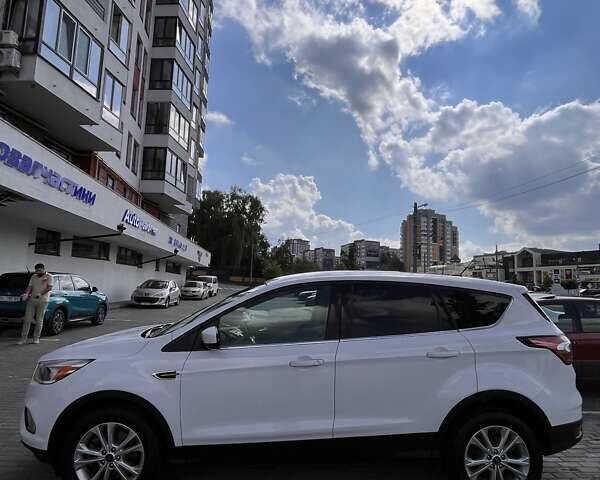 Білий Форд Ескейп, об'ємом двигуна 1.5 л та пробігом 97 тис. км за 11900 $, фото 10 на Automoto.ua