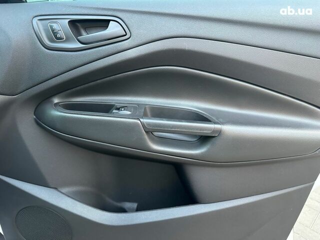 Белый Форд Эскейп, объемом двигателя 2.5 л и пробегом 111 тыс. км за 13490 $, фото 16 на Automoto.ua