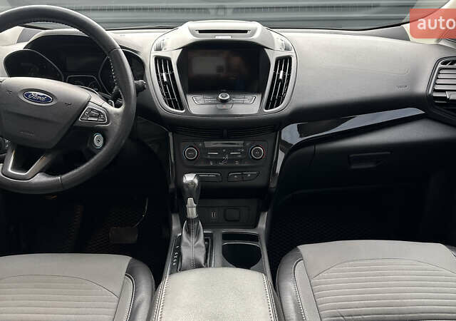 Білий Форд Ескейп, об'ємом двигуна 1.5 л та пробігом 126 тис. км за 16000 $, фото 8 на Automoto.ua