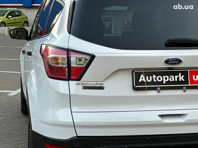 Белый Форд Эскейп, объемом двигателя 2.5 л и пробегом 111 тыс. км за 13490 $, фото 9 на Automoto.ua