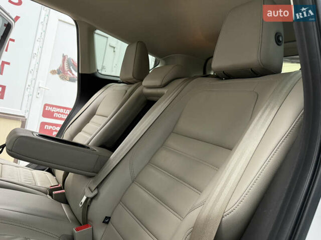 Белый Форд Эскейп, объемом двигателя 1.5 л и пробегом 169 тыс. км за 12950 $, фото 69 на Automoto.ua