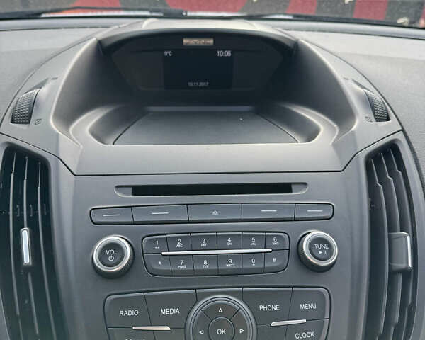 Белый Форд Эскейп, объемом двигателя 2.5 л и пробегом 132 тыс. км за 13000 $, фото 18 на Automoto.ua