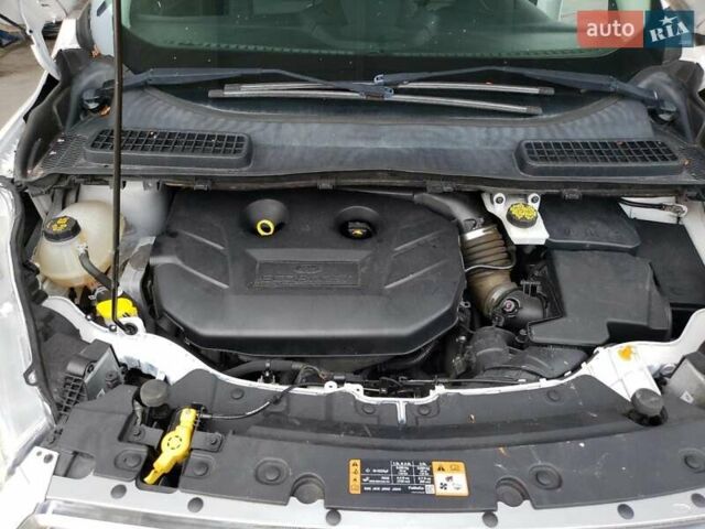 Белый Форд Эскейп, объемом двигателя 2 л и пробегом 160 тыс. км за 1900 $, фото 11 на Automoto.ua