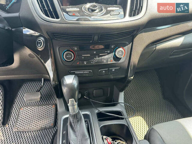 Белый Форд Эскейп, объемом двигателя 1.5 л и пробегом 98 тыс. км за 14990 $, фото 11 на Automoto.ua