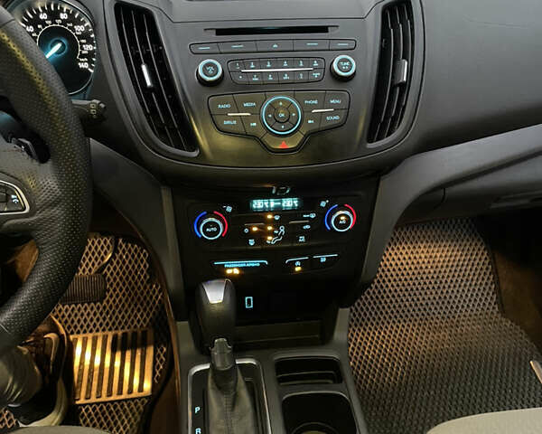 Белый Форд Эскейп, объемом двигателя 1.5 л и пробегом 192 тыс. км за 11500 $, фото 22 на Automoto.ua