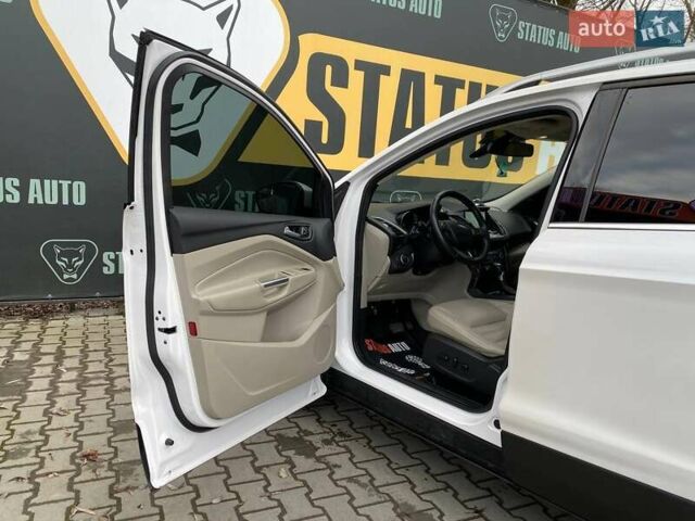 Белый Форд Эскейп, объемом двигателя 2 л и пробегом 82 тыс. км за 15300 $, фото 13 на Automoto.ua