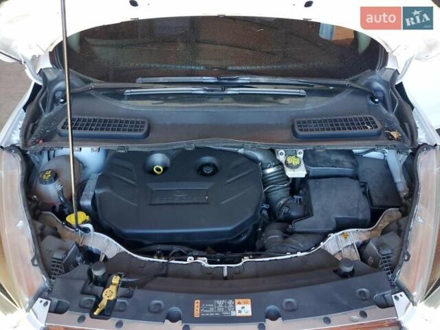 Белый Форд Эскейп, объемом двигателя 2 л и пробегом 94 тыс. км за 2300 $, фото 10 на Automoto.ua