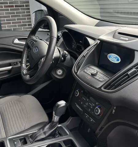 Білий Форд Ескейп, об'ємом двигуна 1.5 л та пробігом 126 тис. км за 16000 $, фото 9 на Automoto.ua