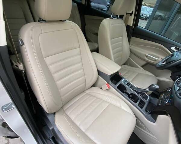 Белый Форд Эскейп, объемом двигателя 2 л и пробегом 82 тыс. км за 15300 $, фото 36 на Automoto.ua