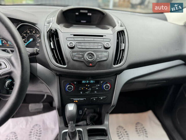 Белый Форд Эскейп, объемом двигателя 1.5 л и пробегом 121 тыс. км за 10999 $, фото 15 на Automoto.ua