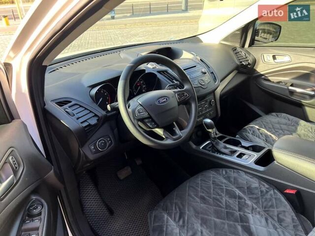 Білий Форд Ескейп, об'ємом двигуна 1.5 л та пробігом 130 тис. км за 13600 $, фото 5 на Automoto.ua