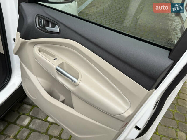 Белый Форд Эскейп, объемом двигателя 1.5 л и пробегом 169 тыс. км за 12950 $, фото 59 на Automoto.ua