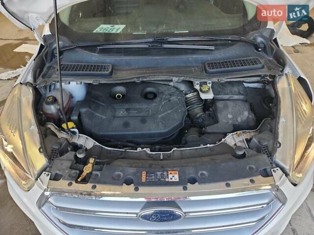 Білий Форд Ескейп, об'ємом двигуна 0 л та пробігом 98 тис. км за 2000 $, фото 11 на Automoto.ua