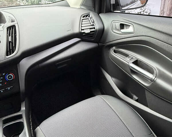 Белый Форд Эскейп, объемом двигателя 1.5 л и пробегом 135 тыс. км за 12500 $, фото 32 на Automoto.ua