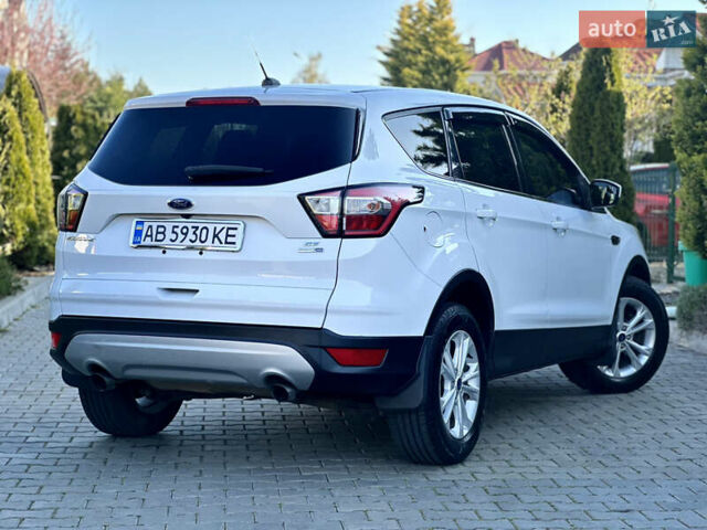 Білий Форд Ескейп, об'ємом двигуна 1.5 л та пробігом 179 тис. км за 12700 $, фото 2 на Automoto.ua
