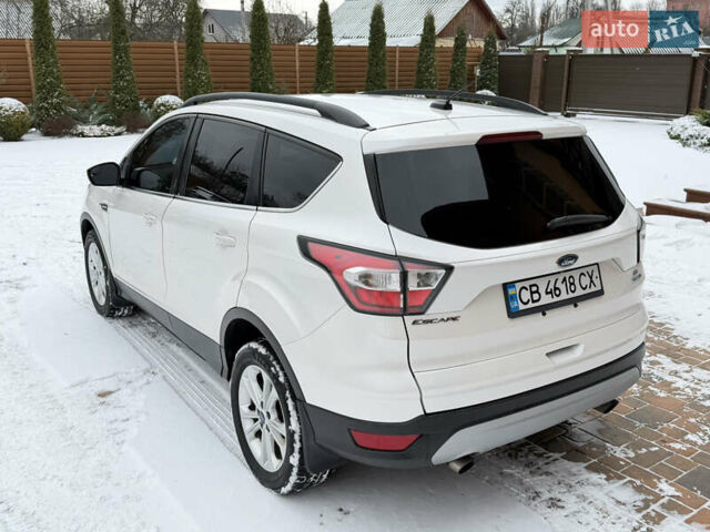 Белый Форд Эскейп, объемом двигателя 1.5 л и пробегом 135 тыс. км за 12500 $, фото 3 на Automoto.ua