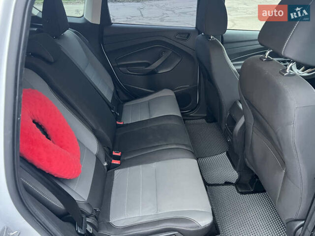 Белый Форд Эскейп, объемом двигателя 2.49 л и пробегом 115 тыс. км за 14000 $, фото 17 на Automoto.ua