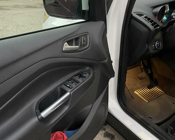 Белый Форд Эскейп, объемом двигателя 1.5 л и пробегом 192 тыс. км за 11500 $, фото 21 на Automoto.ua