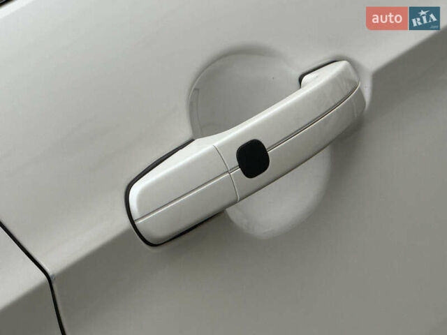 Белый Форд Эскейп, объемом двигателя 1.5 л и пробегом 169 тыс. км за 12950 $, фото 41 на Automoto.ua