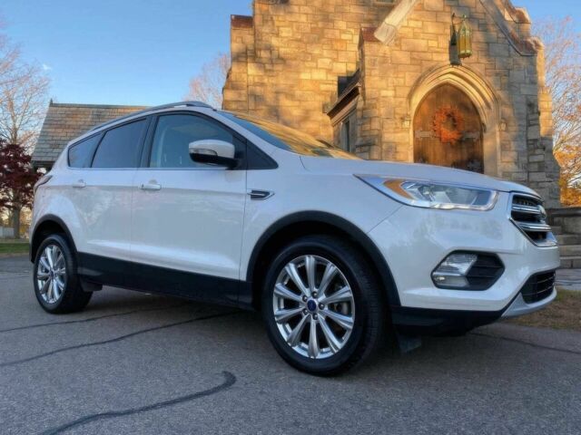 Білий Форд Ескейп, об'ємом двигуна 2 л та пробігом 58 тис. км за 3700 $, фото 2 на Automoto.ua