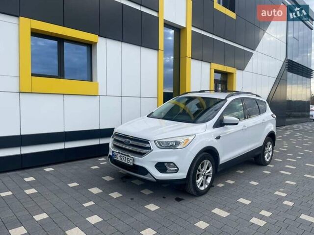 Білий Форд Ескейп, об'ємом двигуна 1.5 л та пробігом 104 тис. км за 12500 $, фото 5 на Automoto.ua
