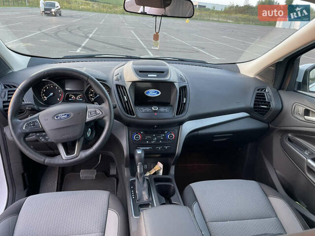 Білий Форд Ескейп, об'ємом двигуна 1.5 л та пробігом 145 тис. км за 12500 $, фото 10 на Automoto.ua