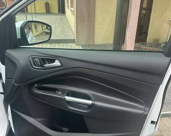 Белый Форд Эскейп, объемом двигателя 1.5 л и пробегом 155 тыс. км за 10200 $, фото 8 на Automoto.ua