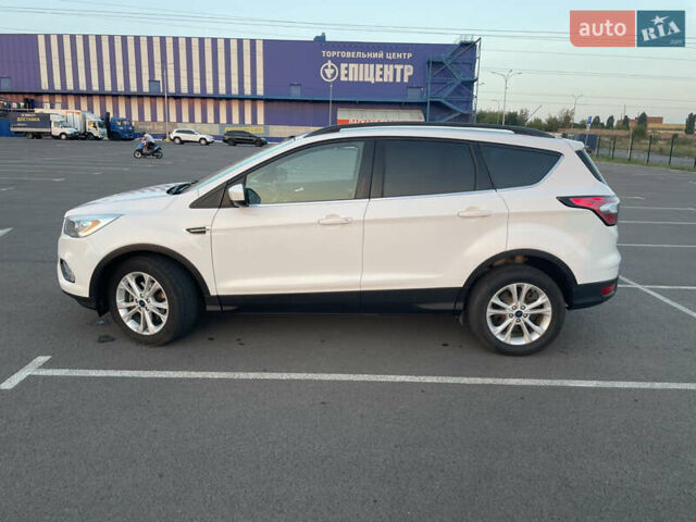 Білий Форд Ескейп, об'ємом двигуна 1.5 л та пробігом 145 тис. км за 12500 $, фото 7 на Automoto.ua