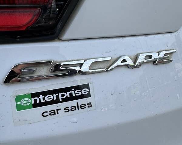 Белый Форд Эскейп, объемом двигателя 2.5 л и пробегом 132 тыс. км за 13000 $, фото 8 на Automoto.ua