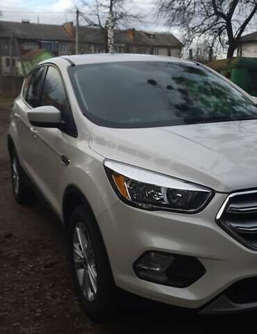 Білий Форд Ескейп, об'ємом двигуна 1.5 л та пробігом 62 тис. км за 14300 $, фото 1 на Automoto.ua