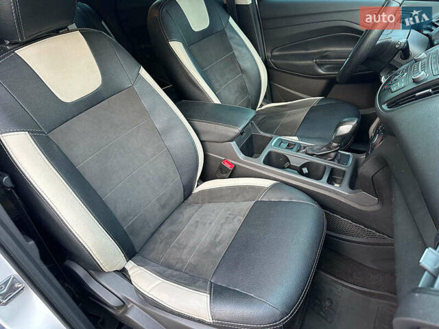 Белый Форд Эскейп, объемом двигателя 2.5 л и пробегом 111 тыс. км за 13490 $, фото 17 на Automoto.ua