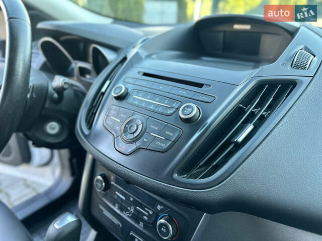 Білий Форд Ескейп, об'ємом двигуна 1.5 л та пробігом 179 тис. км за 12700 $, фото 62 на Automoto.ua