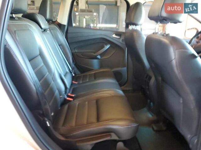 Белый Форд Эскейп, объемом двигателя 2 л и пробегом 94 тыс. км за 2300 $, фото 9 на Automoto.ua