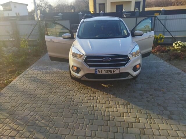 Белый Форд Эскейп, объемом двигателя 1.5 л и пробегом 185 тыс. км за 11000 $, фото 2 на Automoto.ua