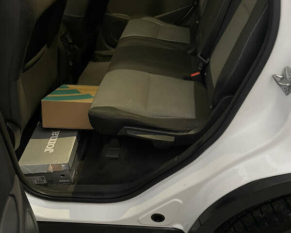 Белый Форд Эскейп, объемом двигателя 1.5 л и пробегом 192 тыс. км за 11500 $, фото 25 на Automoto.ua